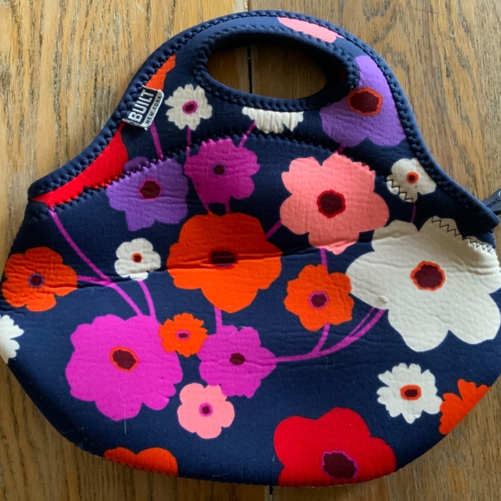 Built NY® Lush Flower Multicolor Gourmet Getaway L - Picture 2 of 5